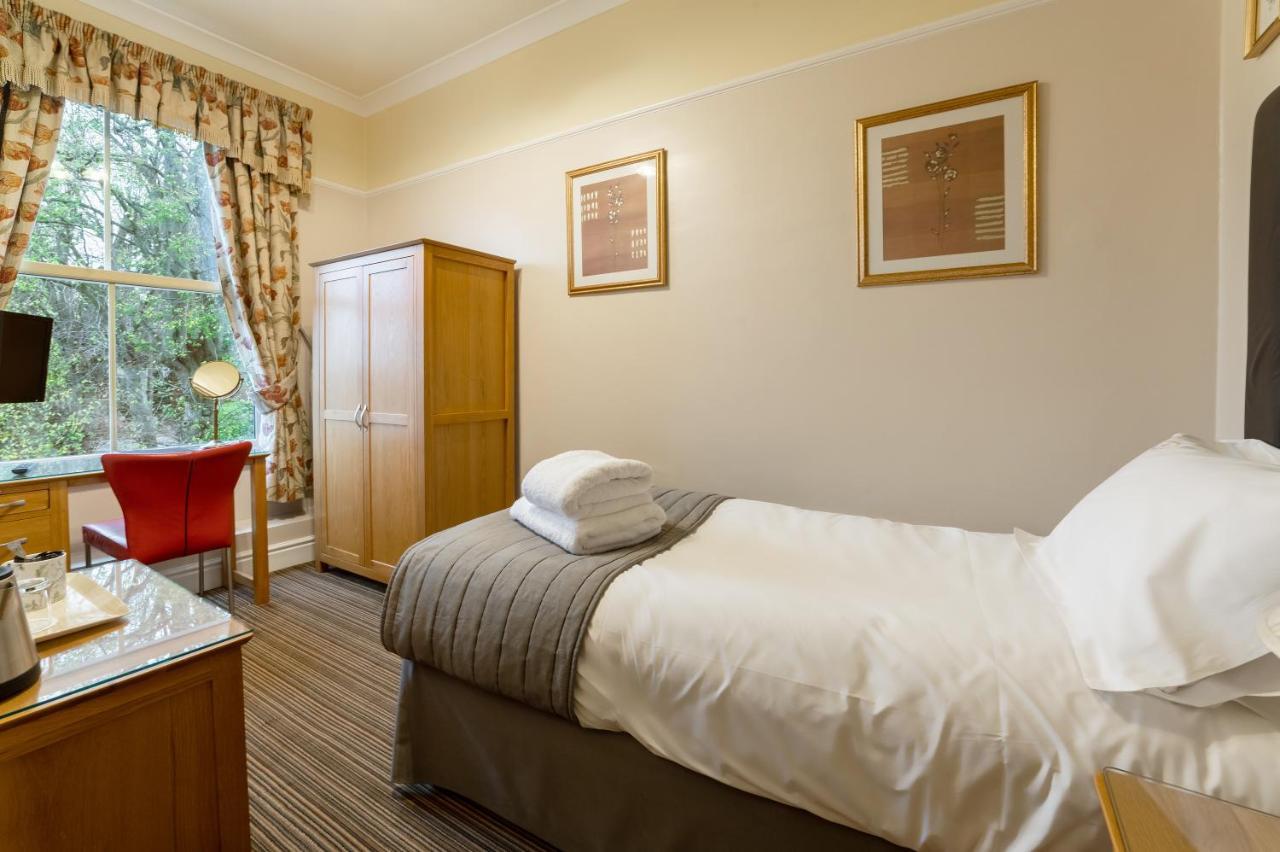 Charades Guest House เฮริฟอร์ด ภายนอก รูปภาพ