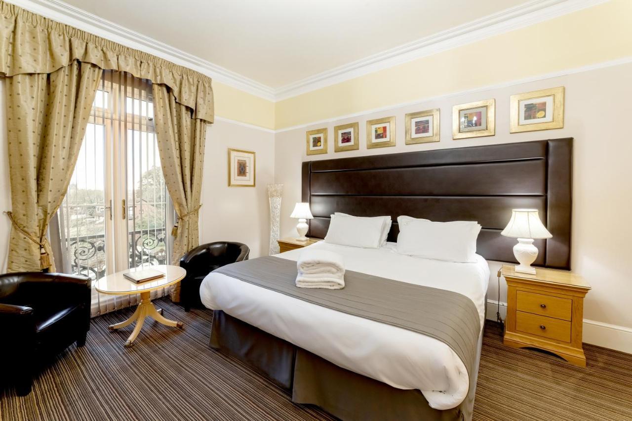 Charades Guest House เฮริฟอร์ด ภายนอก รูปภาพ