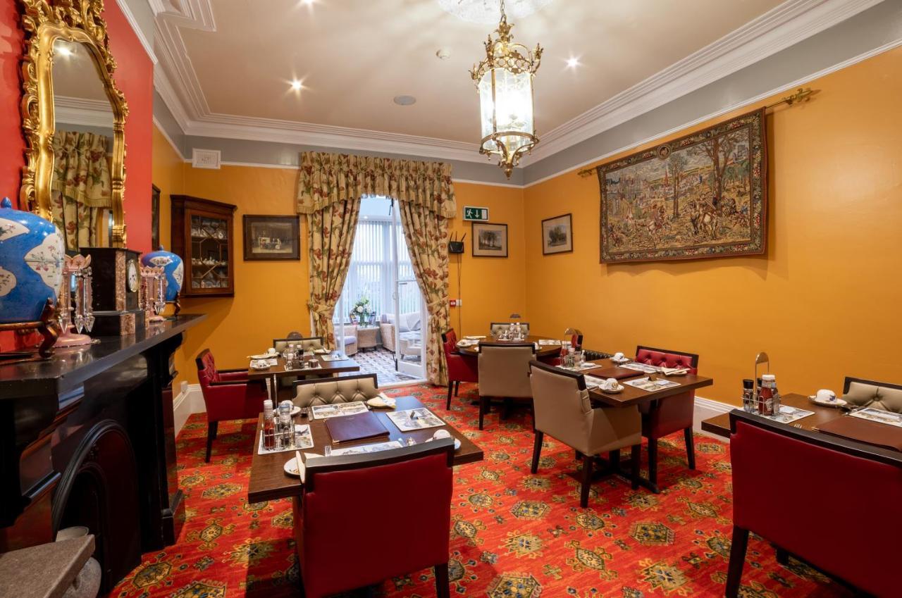 Charades Guest House เฮริฟอร์ด ภายนอก รูปภาพ